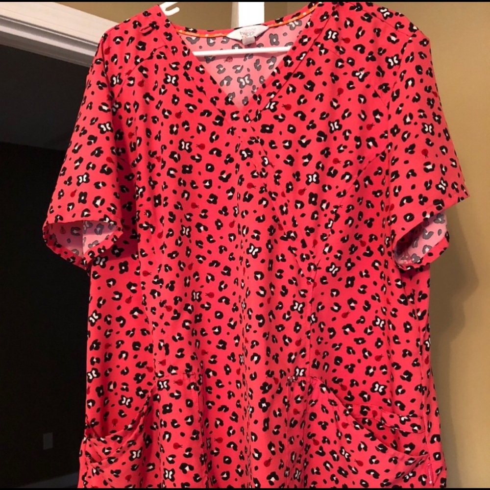 Scrubs. Scrub Top 2XL. XXL. Flower scrub Top.